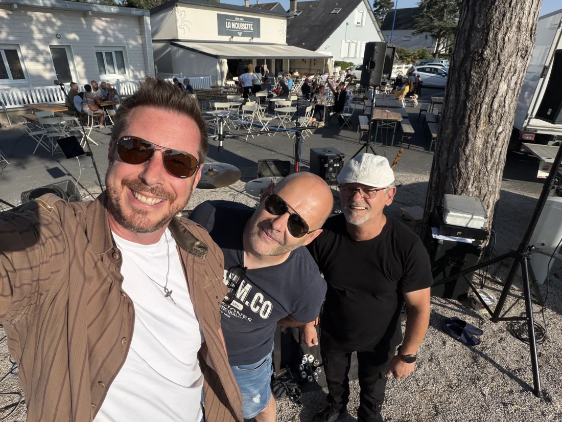 Nicolas, Damien et Valentin réunis en coulisses